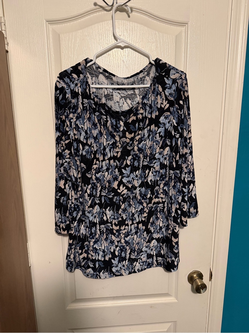 croft & barrow Black Floral Scoop Neck Long Sleeve Top